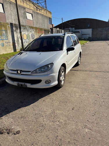 Peugeot 206 1.6 Sw Xt Premium