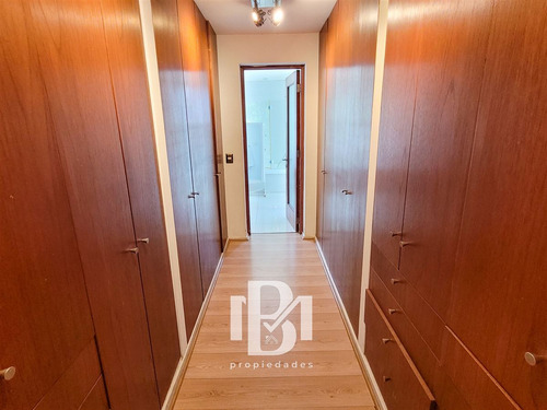 Casa En Venta De 5 Dorm. En Lo Barnechea