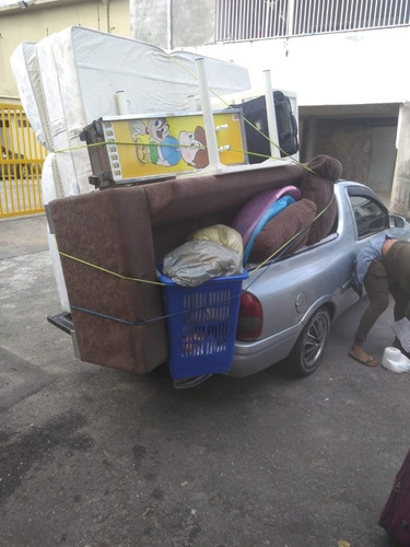 Imagem 2 de 3 de Carretos E Pequenos Fretes