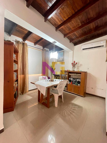 Acogedora Casa Ubicada En La Urbanización La Llovizna
