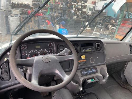 Imagen 6 de 8 de Freightliner 2006