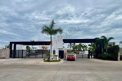 Terreno En Venta En Privada Coto Platino Norte Con Alberca, Casa Club, Areas Deportivas Con Segur...