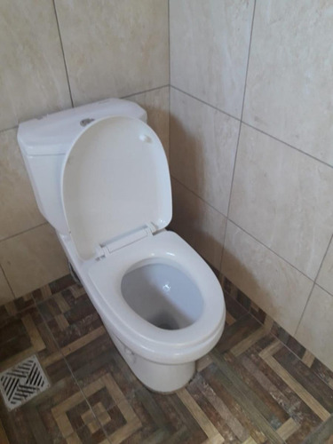 Casa En Venta - 2 Dormitorios 3 Baños - Cochera - 230mts2 - La Plata