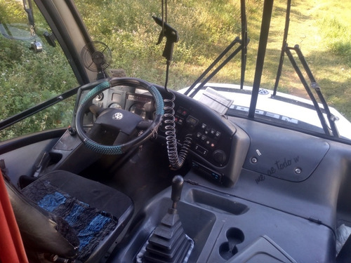 Imagem 5 de 9 de Neobus Tander +