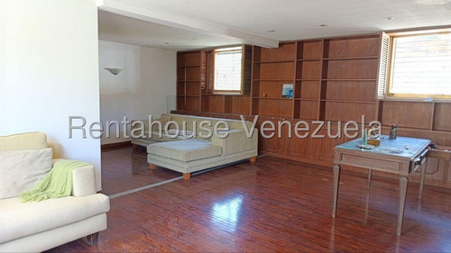 Casa En Venta En Prados Del Este Calle Cerrada Tres Niveles