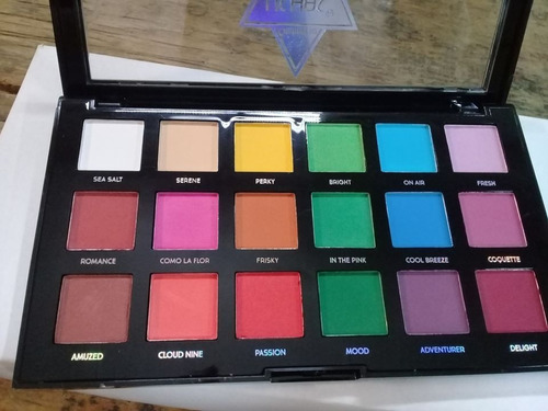 Paleta Sombra De Ojos Petaca 18 Tonos Ushas