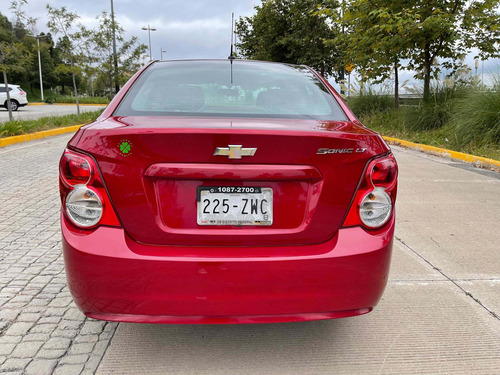 Imagen 4 de 11 de Chevrolet Sonic 2014 1.6 Lt Mt