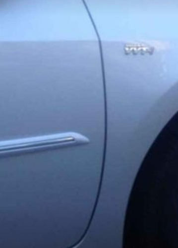 Platina Con Borde Cromado Para Puertas De Toyota Corolla