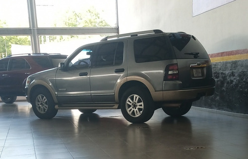 Imagen 3 de 8 de Ford Explorer Eddie Bauer