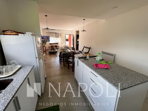 Imagen 2 de 7 de Alquiler Anual De Casa Amoblada En Brickland, Canning