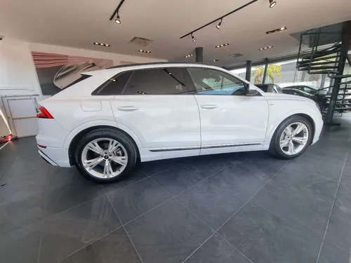 Audi Q8 2021