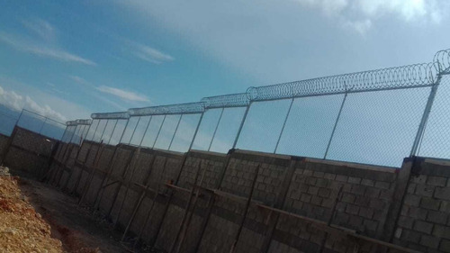 Alambre De Trinchera Con Instalacion