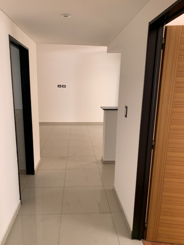 Dpto 2 Amb. 1º Piso Contrafrente Con Cochera Cub. Y Patio De 50m2 Excelente Zona Y Propiedad