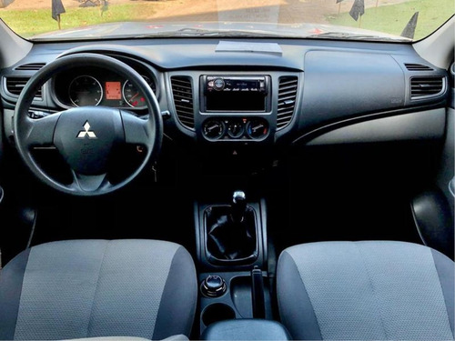 Mitsubishi L200 Triton 2.4 16V TURBO DIESEL GL CD 4X4 MANUAL