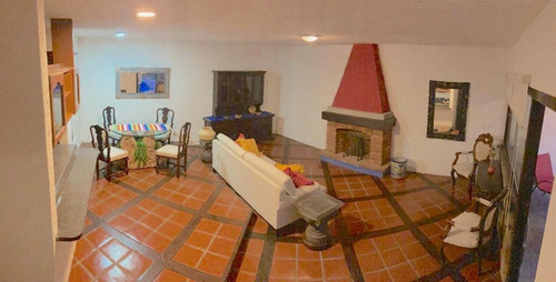 Cuernavaca Rento Hermosa Y Exclusiva Villa Amueblada O Sin Muebles En Zona Dorada De Vista Hermosa Ideal Ejecutivos O Pareja Alberca C/cal. Solar Terraza Privada Techada Fracc. De Alta Seguridad