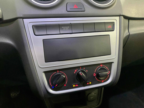 Volkswagen Saveiro 1.6 Robust Cab. Simples Total Flex 2p