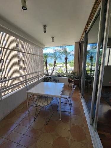 Imagen 27 de 30 de Alquilo Lujoso Apto 275 Mts (3.000 Sq/ft), 4 Hab, 5 Baños, Piscina, Seguridad 24 Hrs, Cámaras De Seguridad, 3 Puestos.