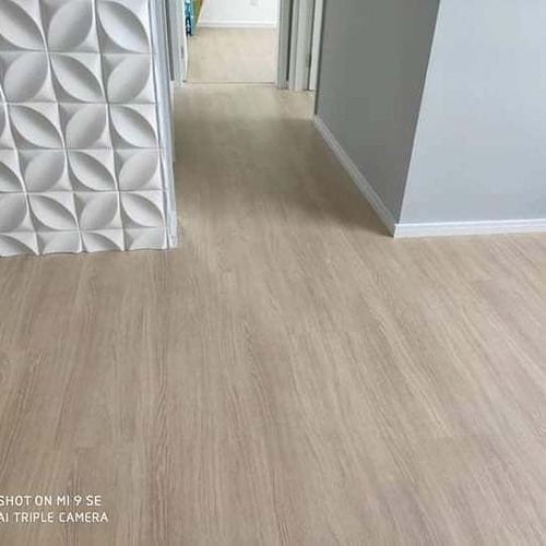 Imagem 3 de 5 de Pisos Laminados E Vinilicos