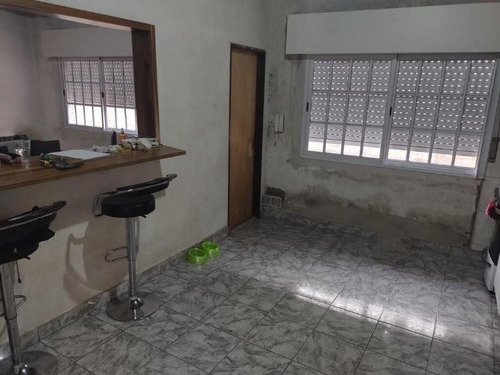 Imagen 3 de 14 de Casa Ph En Venta Cond En Moron Sur