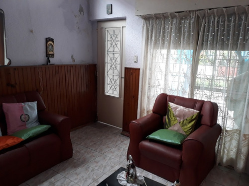 Imagen 3 de 14 de Dos Casas En Un Mismo Padrón, Ideal 2 Familias Zona Cerrito!