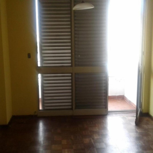 Depto De 2 Dormitorios. Montevideo/sarmiento