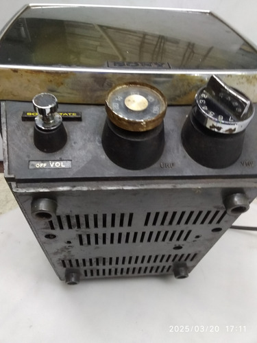 Televisor Portátil Sony Solid State Modelo 900-retrô-anos 60 (Usado)
