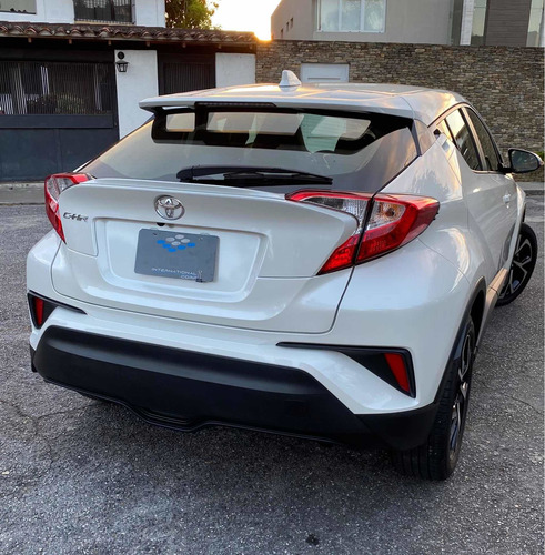 Imagen 5 de 12 de Toyota Ch-r / Chr