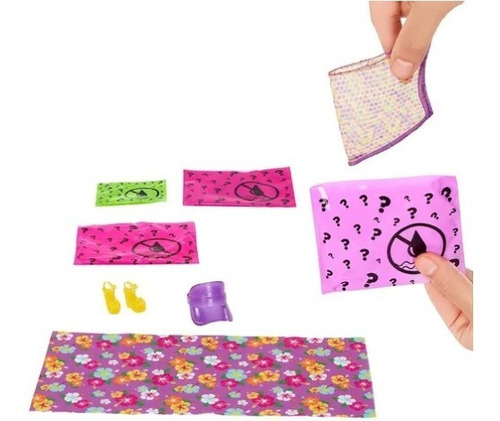 Imagen 4 de 10 de Barbie Color Reveal - 7 Sorpresas - Cambia Color - E.full