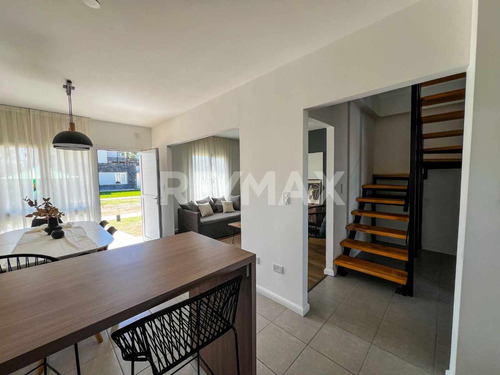 Venta Casa 2 Dorm. Etapa 3 La Falda Cipolletti