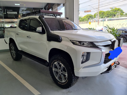 Mitsubishi L200 2.4 Triton Sport Hpe Cab. Dupla 4x4 Aut. 4p 6 marchas