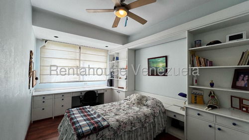 Moderno Apartamento En Conjunto Residencial Premium Ascensor Privado. A/a Central. Cocina Equipada Con Línea Blanca De Alta Calidad.parque Infantil Y Amplias Áreas Verdes. Está En Los Chorros