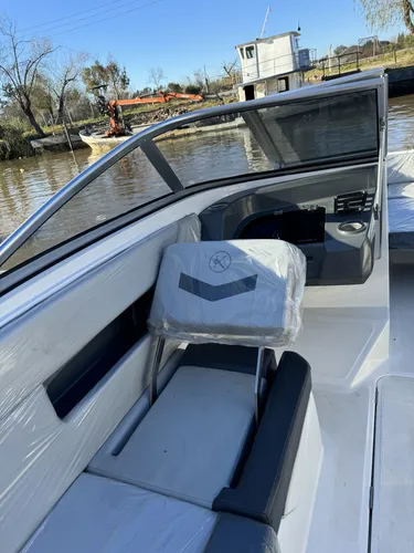 Klase A K210 Evinrude 150 Hp G2