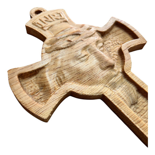 Cruz En Madera De Pino Con Cruzifico Y Silueta Jesucristo