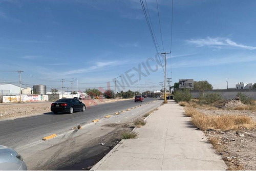 Terreno En Venta Sobre Calzada Gómez Morín Y Av De Los Metales Frente A Línea Verde Ideal Para...