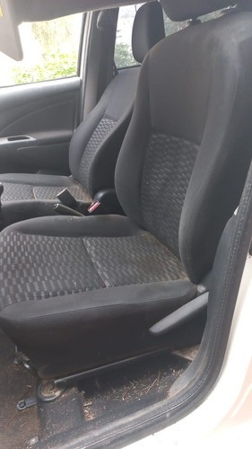 Imagen 9 de 11 de Toyota Etios Xls