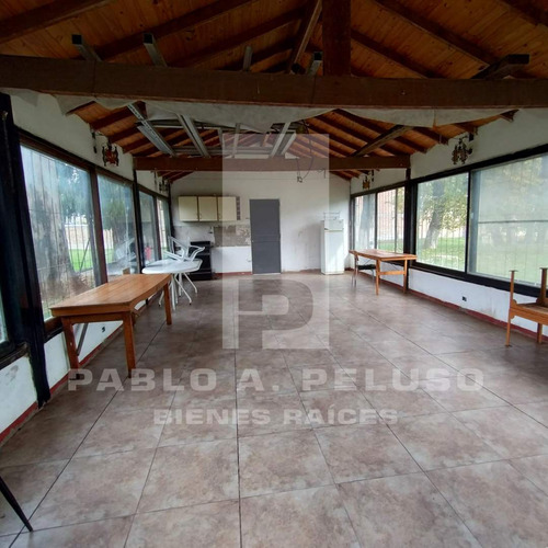 Quinta Con Quincho Y Piscina, Casa 4 Ambientes Y Casa De Caseros. Pontevedra, Merlo. Zona Oeste. Buenos Aires