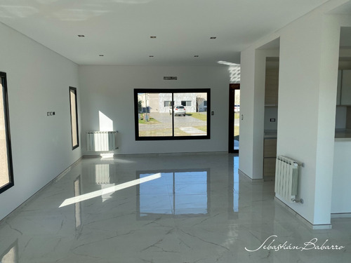Casa A La Venta En Canning