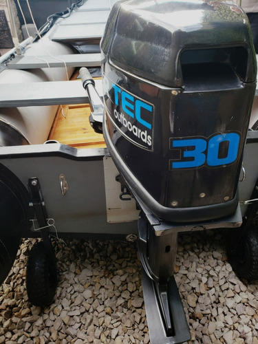 Imagen 4 de 10 de Gomon Inflable 4m -piso Y Quilla De Madera- Powertec 30hp 2t