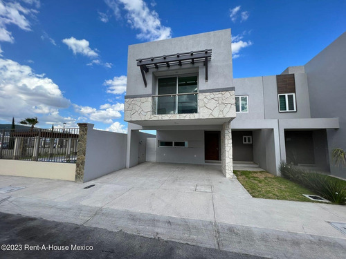 La Vista Casa En Venta 3 Recamaras 4 Baños 