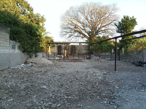 Terreno De 751.97 M2 En Venta O Renta En El Barrio De San Sebastián