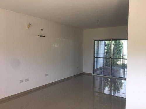 Imagen 14 de 18 de Se Alquila Fijo Townhouse Duplex Urbanizacion Brisas De San Miguel