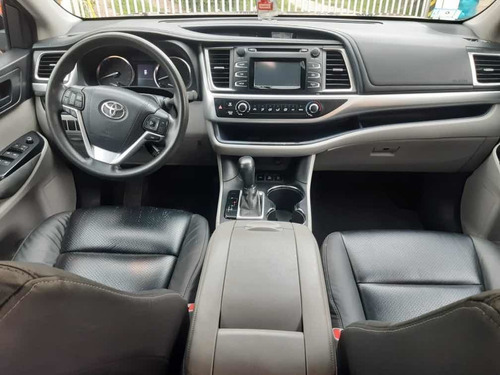 Imagen 3 de 11 de Toyota Highlander Le 2015