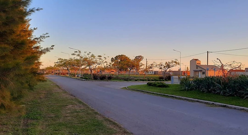 Venta En Ecopueblo, Lote Con Entrega Inmediata De 300 M2.