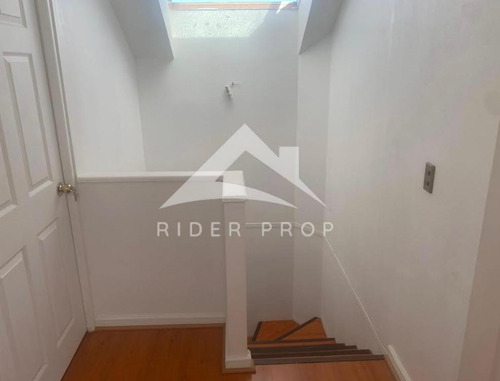 Condominio Camino Del Canelo - Alto Macul / Como Nueva
