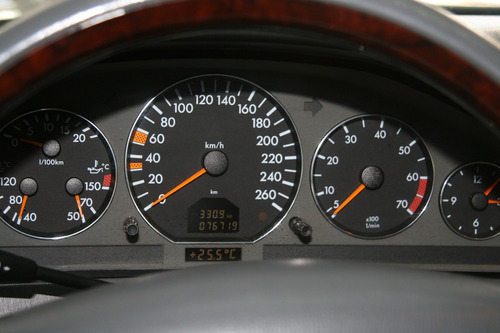 Imagen 10 de 11 de Mercedes Benz Sl 500 Coupe