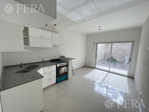 Venta Duplex De 3 Ambientes Con Cochera Y Patio En Quilmes (30567)