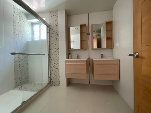 Imagen 11 de 21 de Apartamento En Alquiler En Bella Vista Amueblado, Cercano A Sectores Como Renacimiento, Mirador Sur, Urbanización Real, Anacaona, Bella Vista Norte, Cacicazgos, Rómulo Betancourt, Sarasota