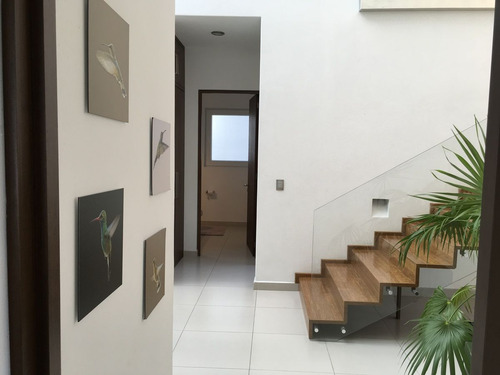 Residencia Exclusiva En Renta En Villas Regency Jurica