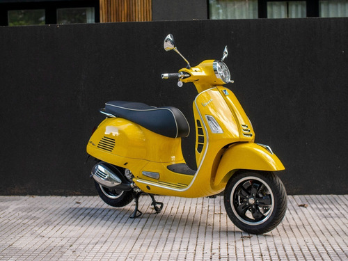 Imagen 18 de 25 de Vespa Gts Hpe Super 300 Amarilla Financiación Disponible