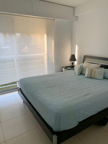 Imagen 8 de 13 de Apartamento Parada 18 De La Mansa Con Vista Al Mar, Excelente Ubicacion
